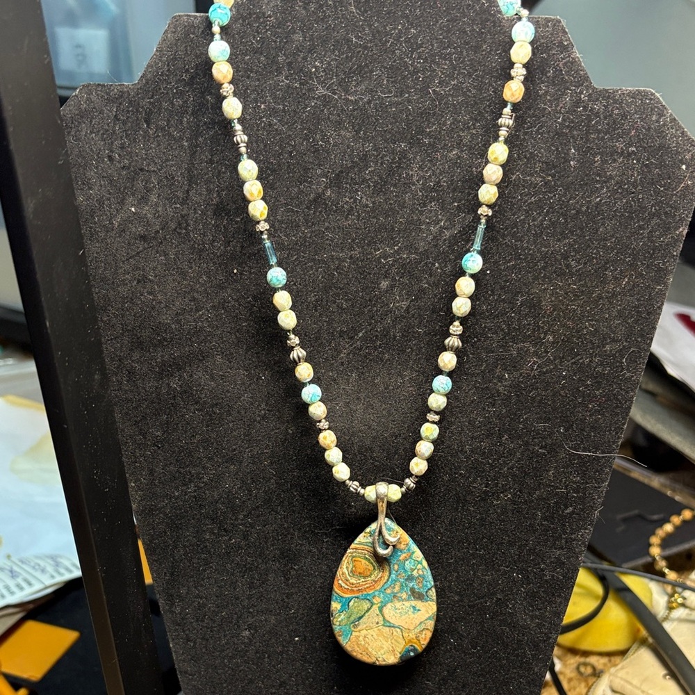 Elegant Multicolor Southwest Beaded Necklace